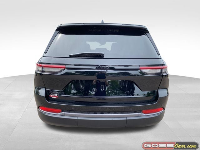 New 2026 Jeep Grand Cherokee Altitude AWD/4WD image 4
