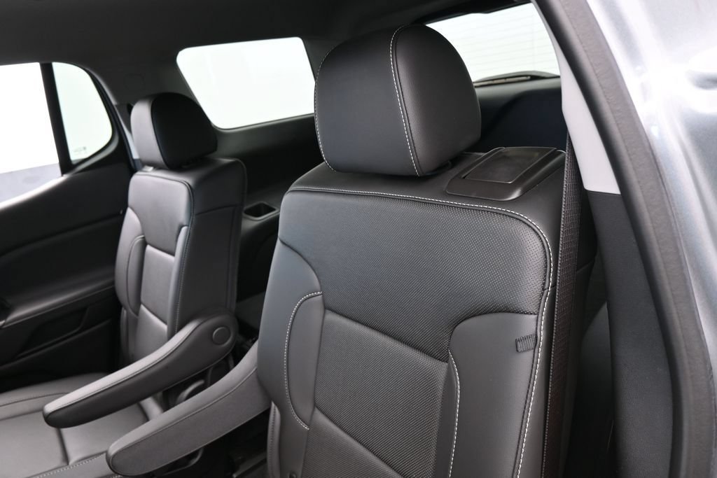 Used 2023 GMC Acadia SLT w/ Technology Package FWD image 42