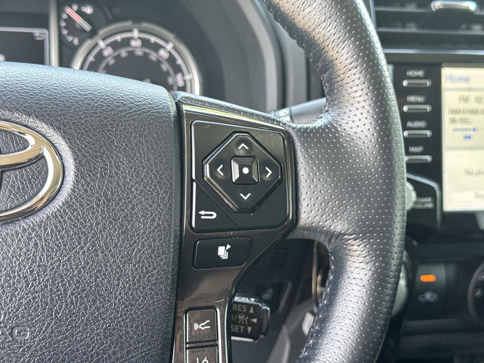 Used 2023 Toyota 4Runner TRD Off-Road Premium w/ Moonroof Package AWD/4WD image 31