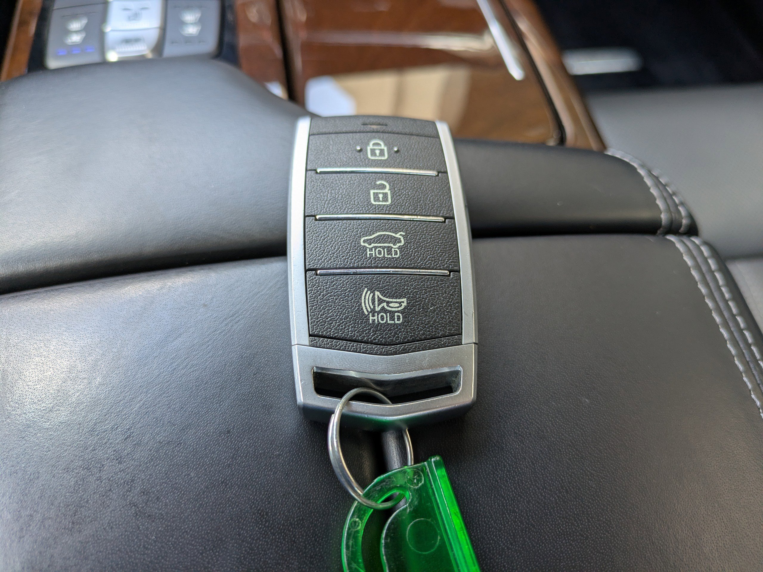 Used 2018 Genesis G90 3.3T Premium image 31