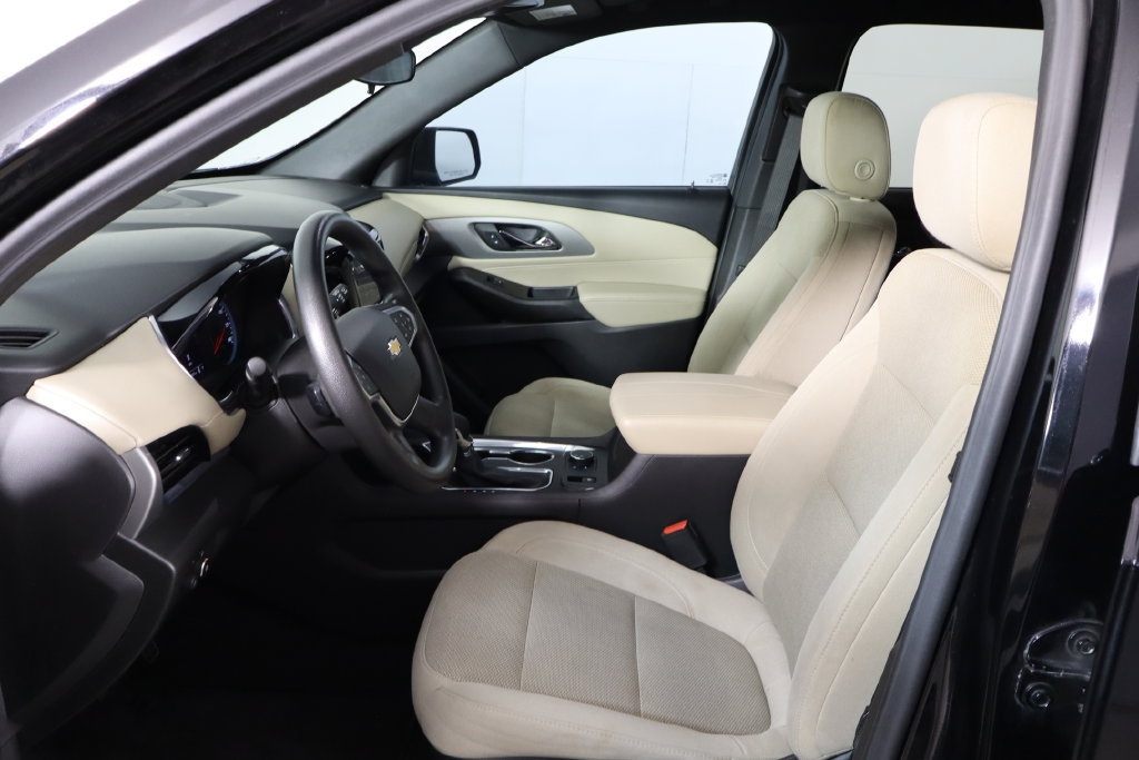 Used 2023 Chevrolet Traverse LS FWD image 14