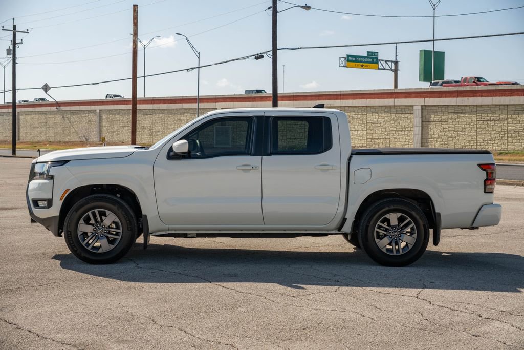 Used 2025 Nissan Frontier SV w/ SV Convenience Package image 4
