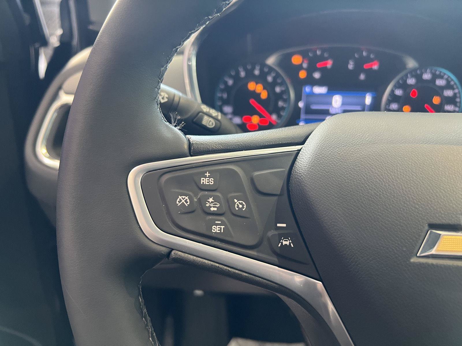 Used 2023 Chevrolet Equinox LT AWD/4WD image 17