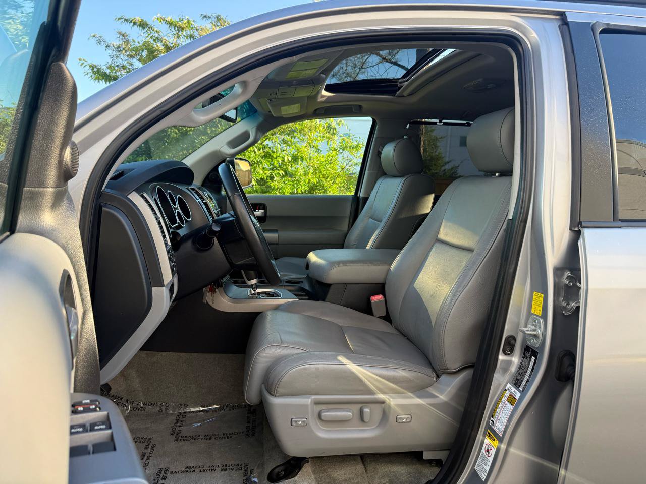 Used 2010 Toyota Sequoia Limited AWD/4WD image 14