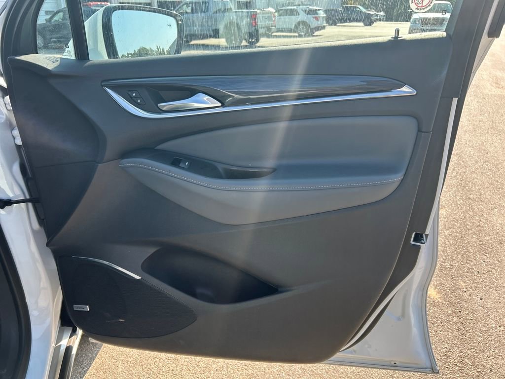 Used 2024 Buick Enclave Premium image 24