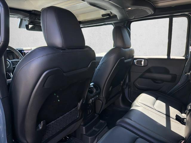Used 2024 Jeep Wrangler Unlimited Sahara w/ Technology Group AWD/4WD image 23