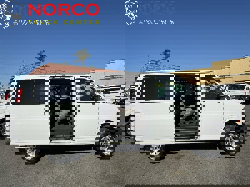 Used 2019 Chevrolet Express 3500 LT w/ LT Preferred Equipment Group image 2