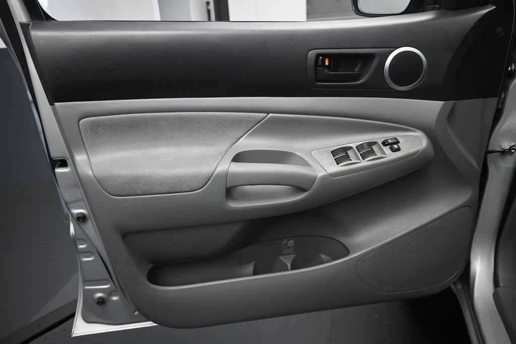 Used 2006 Toyota Tacoma PreRunner RWD image 18