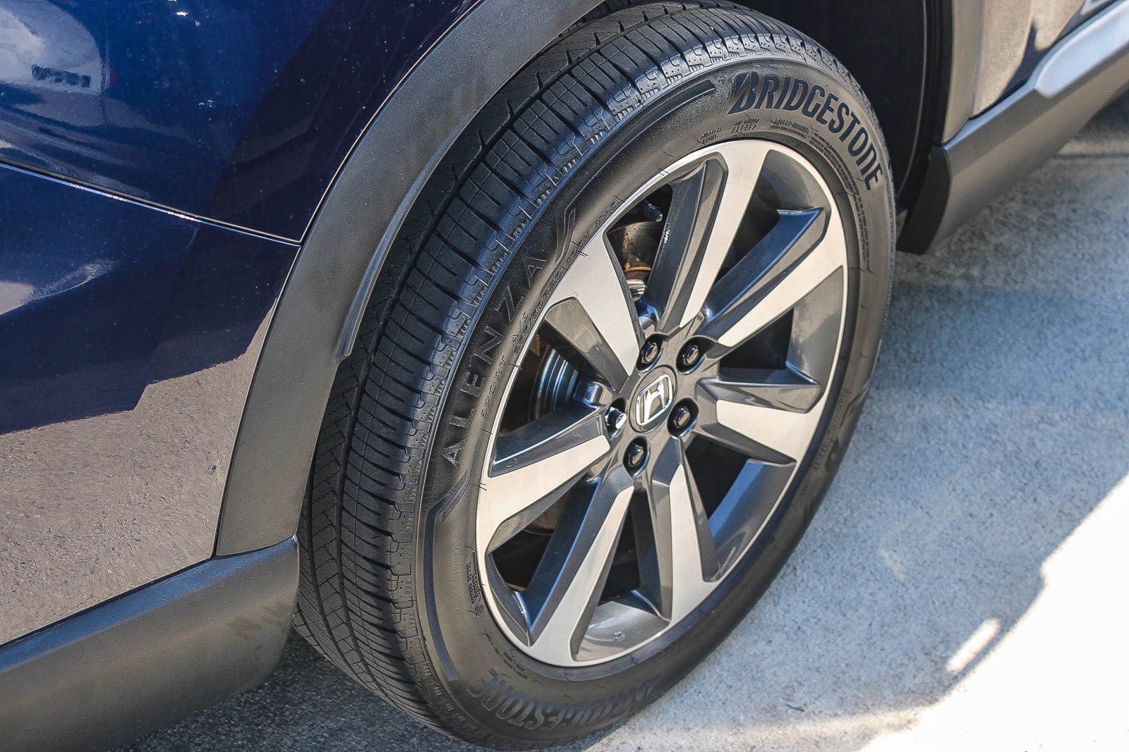 Used 2024 Honda Pilot Touring image 11