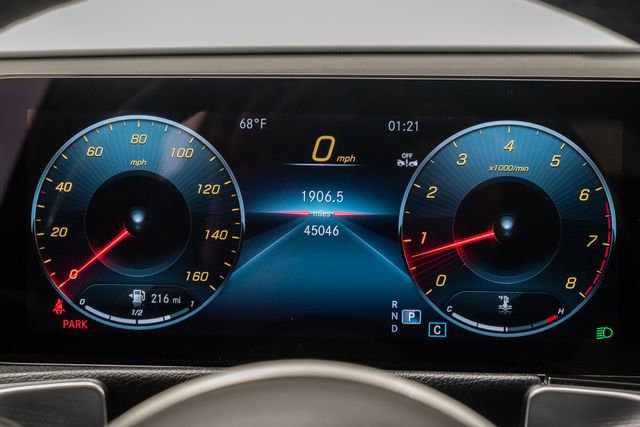 Used 2023 Mercedes-Benz GLB 250 4MATIC w/ Premium Package image 12