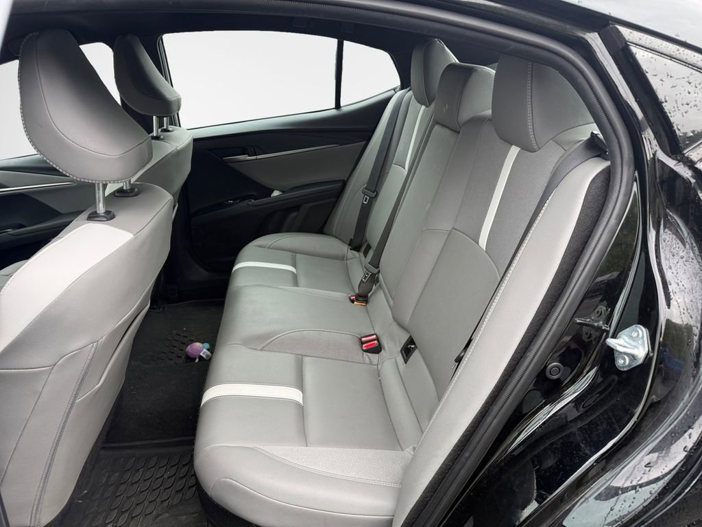 Used 2025 Toyota Camry SE FWD image 23