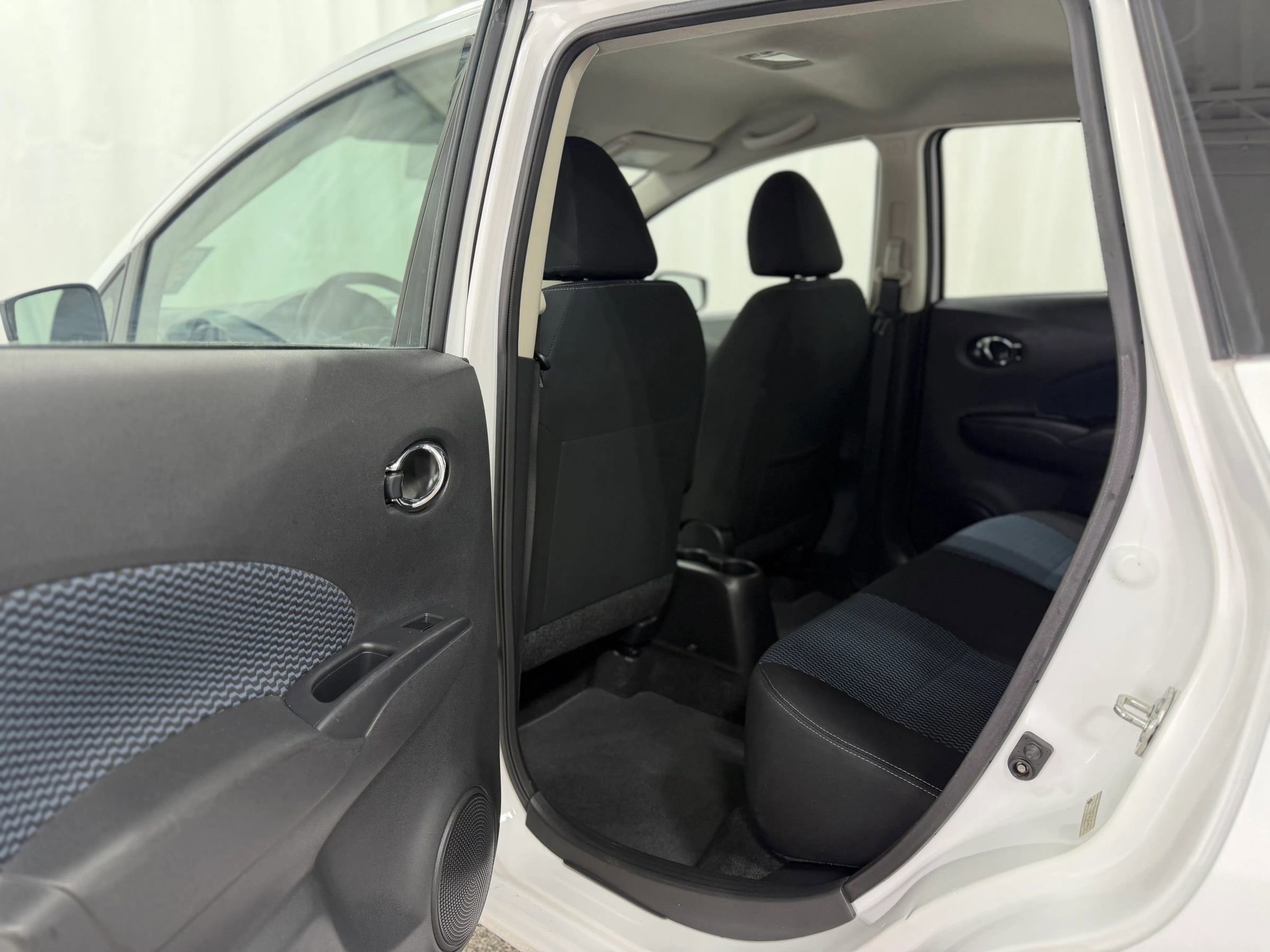 Used 2019 Nissan Versa Note S image 32