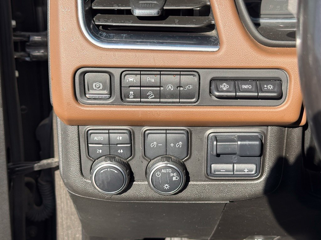 Used 2021 Chevrolet Tahoe High Country w/ Premium Package AWD/4WD image 19