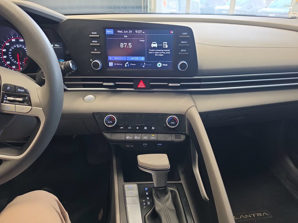 Used 2022 Hyundai Elantra SEL FWD image 24