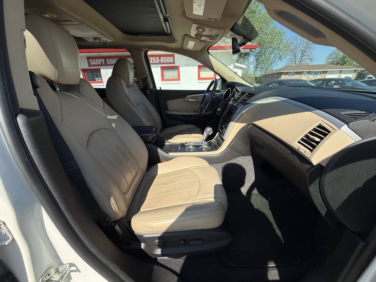 Used 2012 Chevrolet Traverse LTZ AWD/4WD image 17