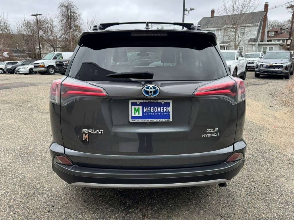 Used 2017 Toyota RAV4 XLE w/ Carpet Mat Package AWD/4WD image 4