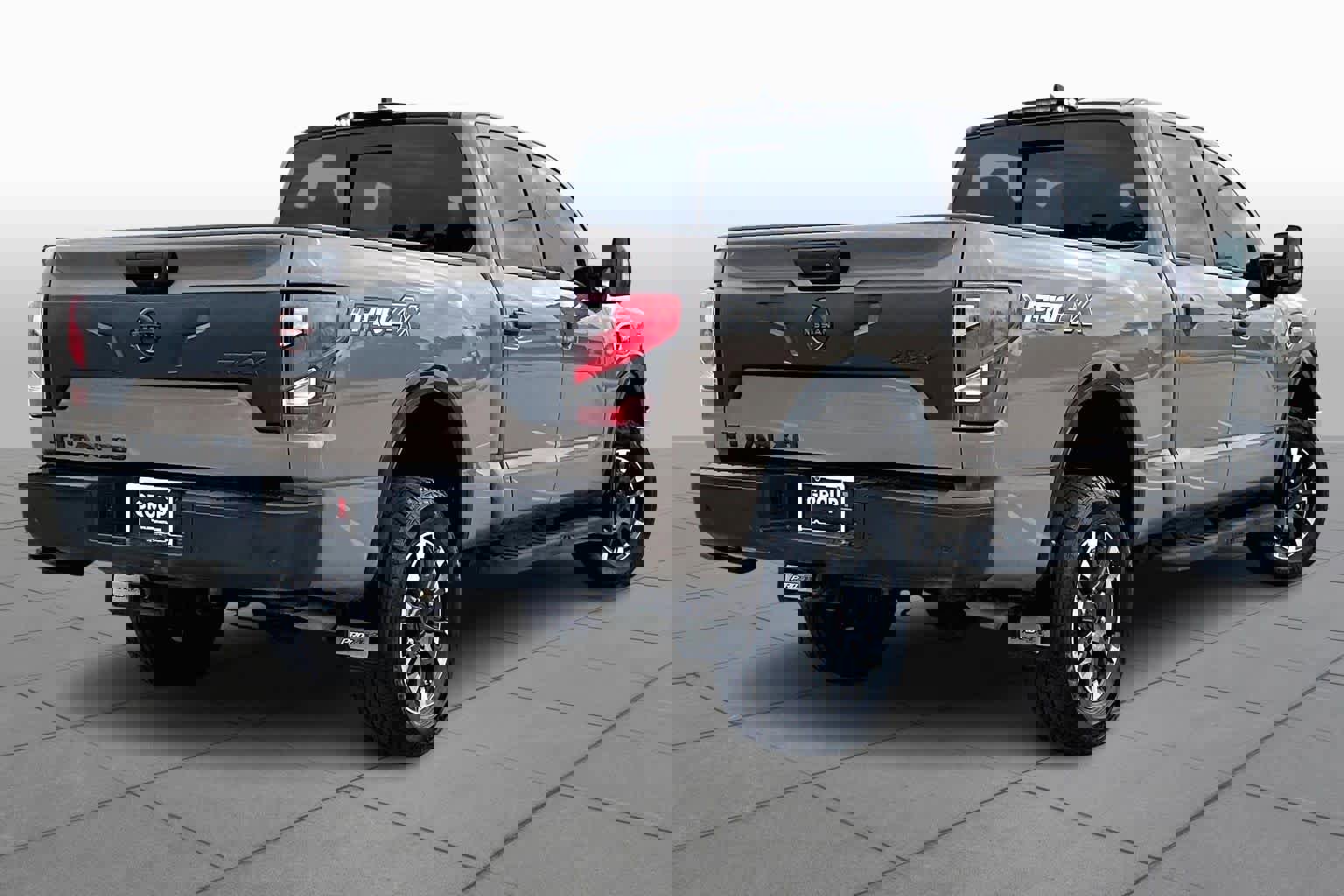 Used 2024 Nissan Titan PRO-4X w/ Pro-4x Convenience Package image 13