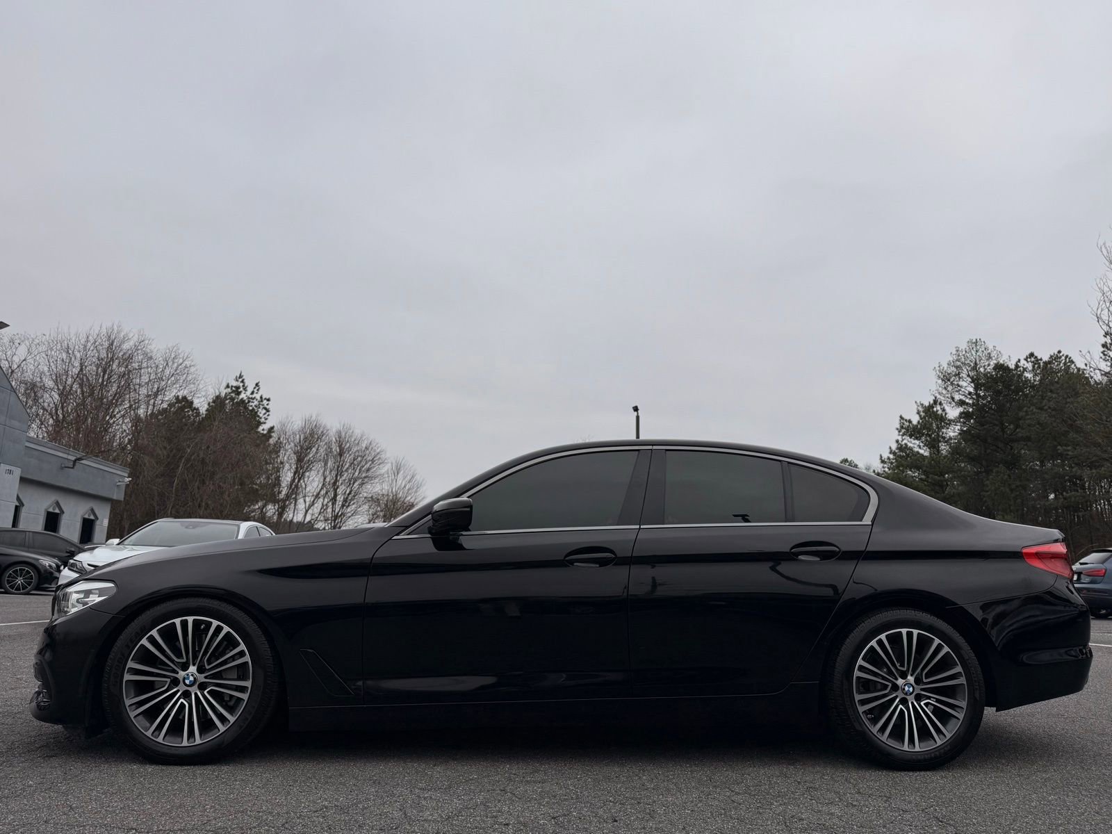 Used 2019 BMW 530i xDrive AWD/4WD image 2