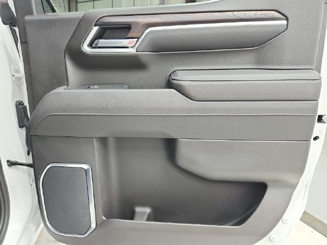 Used 2026 GMC Sierra 1500 SLT AWD/4WD image 42