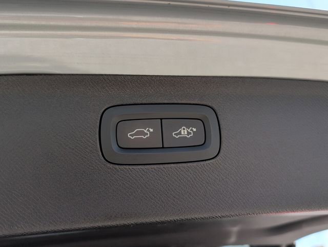 Certified 2025 Volvo XC90 T8 Core w/ Protection Package image 11