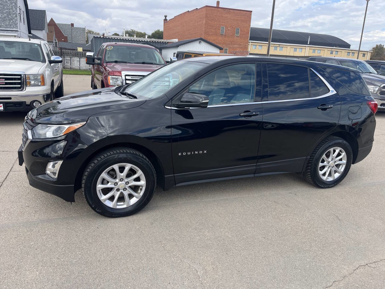 Used 2018 Chevrolet Equinox LT image 1