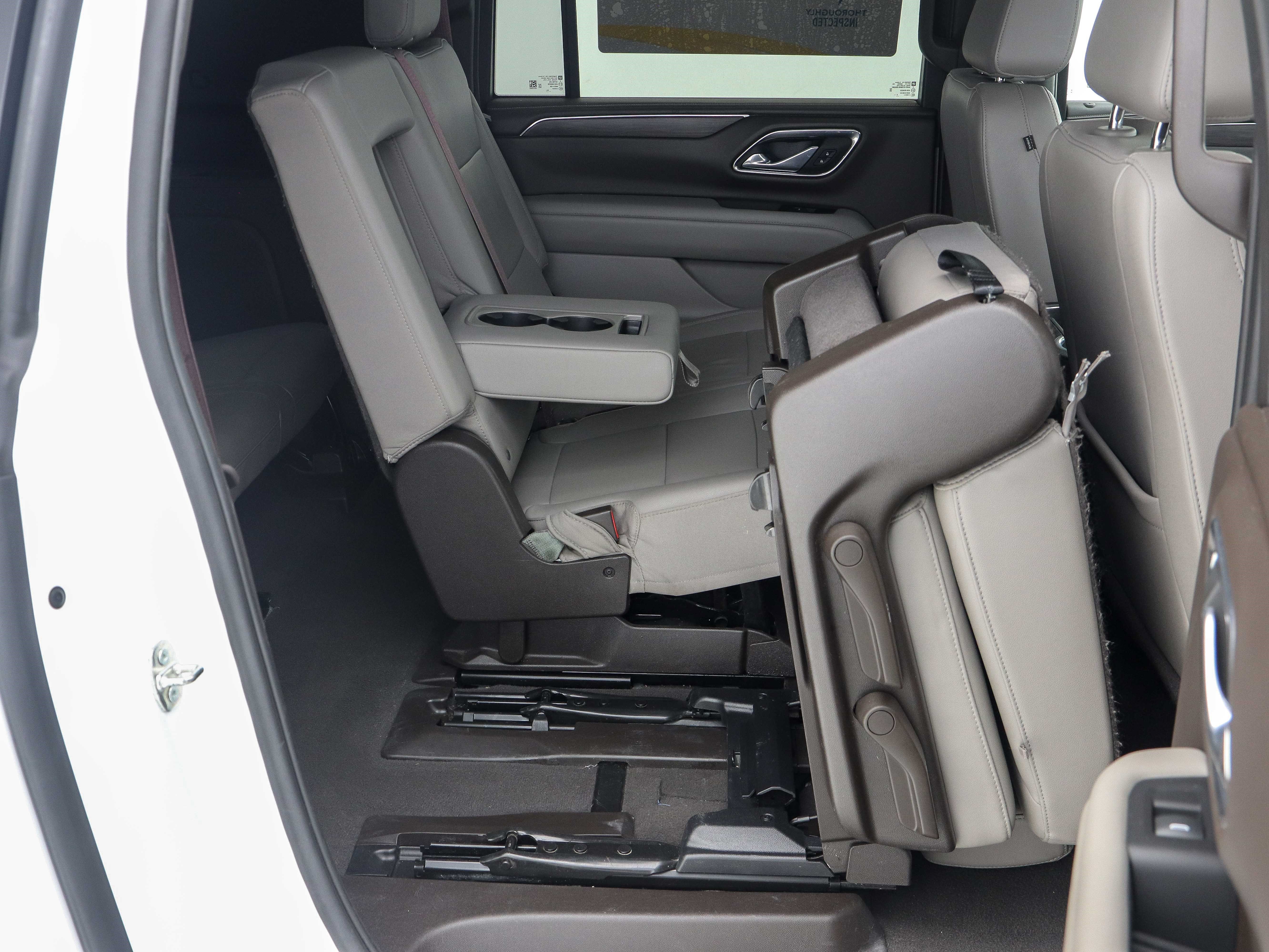 Used 2023 Chevrolet Suburban LT AWD/4WD image 17