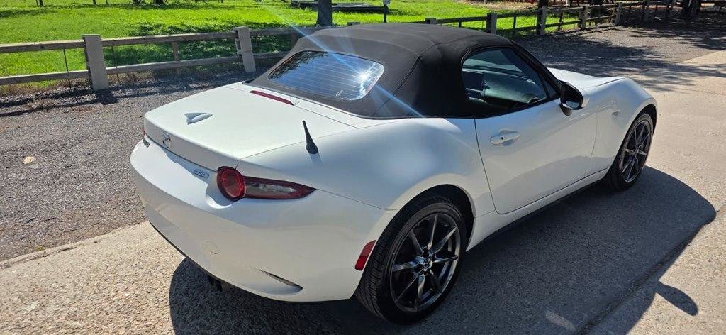 Used 2017 MAZDA MX-5 Miata Grand Touring RWD image 5