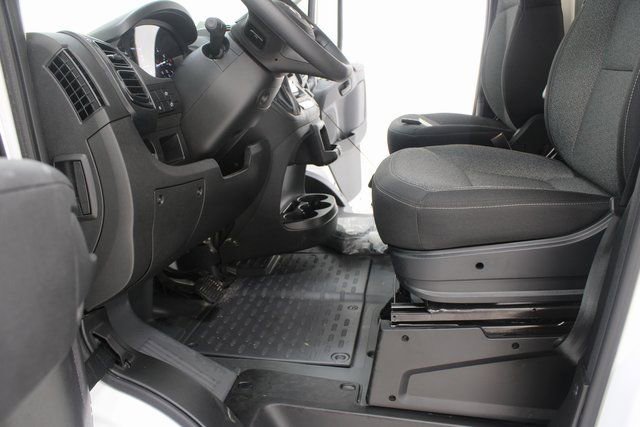 Used 2025 RAM ProMaster 2500 w/ Convenience Group image 15