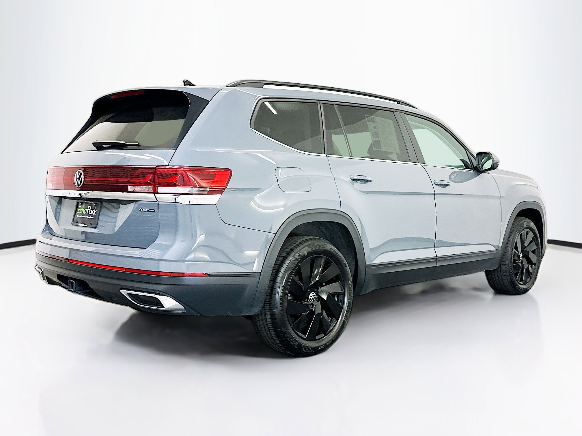 Used 2025 Volkswagen Atlas SE AWD/4WD image 9