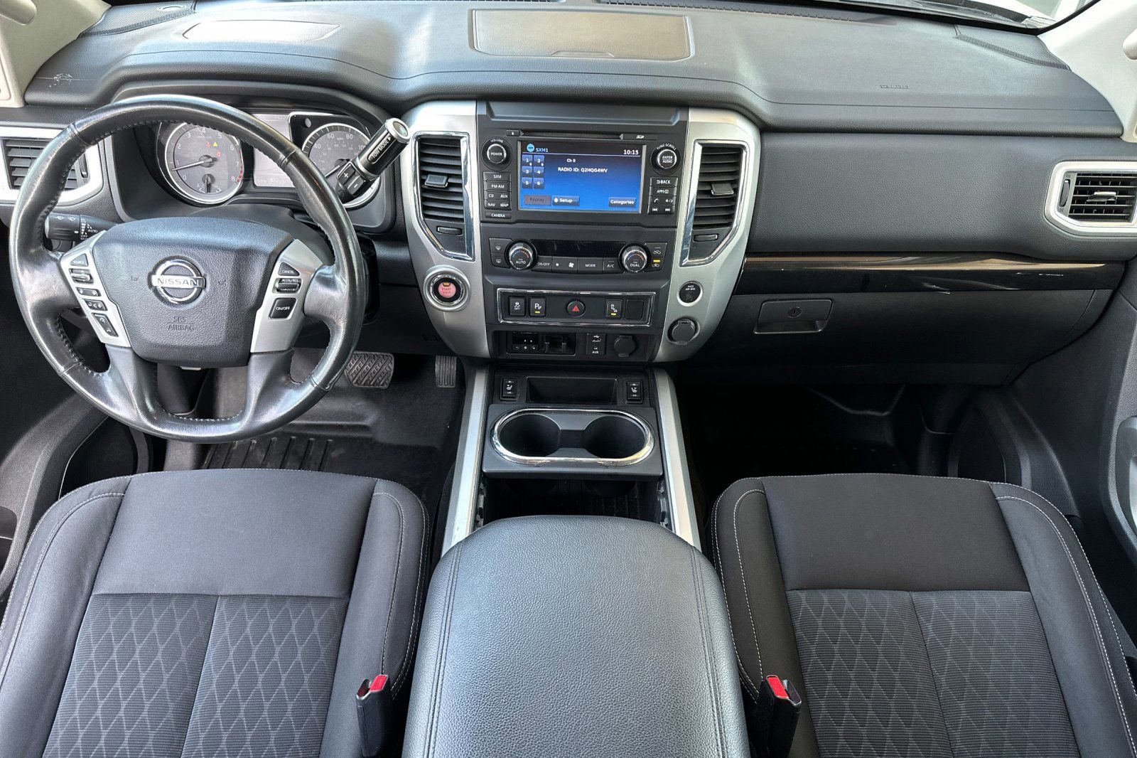 Used 2017 Nissan Titan SV image 14