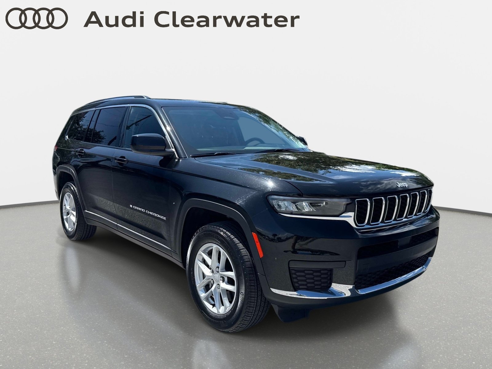 Used 2023 Jeep Grand Cherokee L Laredo AWD/4WD image 6