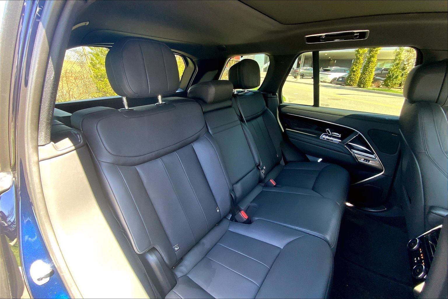 Used 2023 Land Rover Range Rover SE image 19