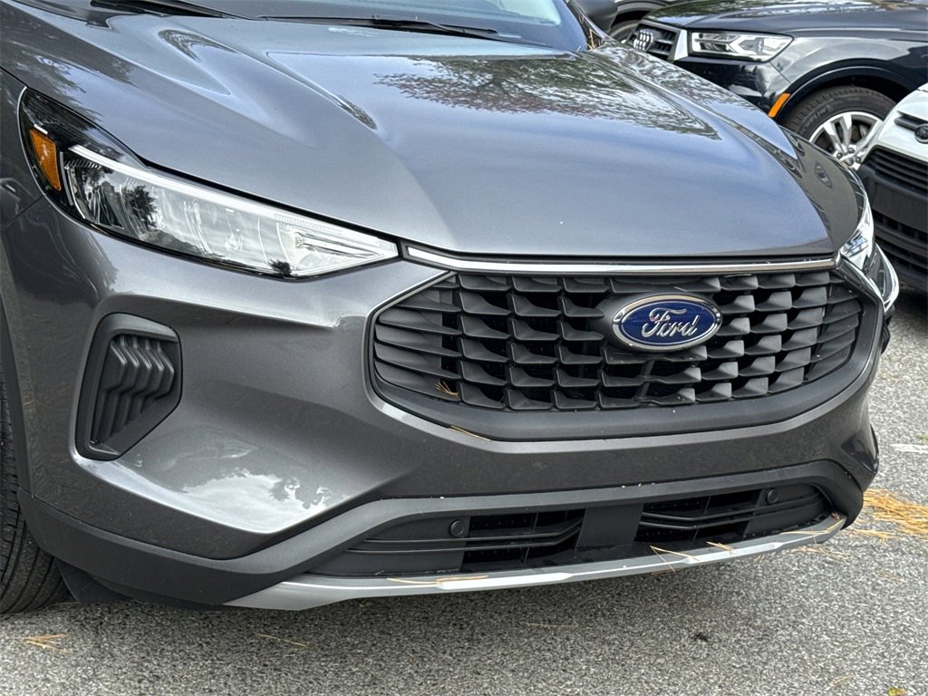 Used 2025 Ford Escape Active w/ Cold Weather Package image 8