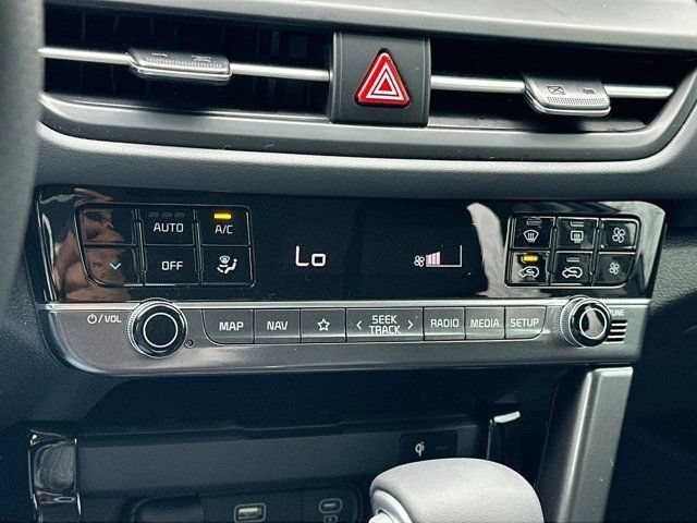 Used 2024 Kia Seltos SX w/ SX Sunroof Package AWD/4WD image 22