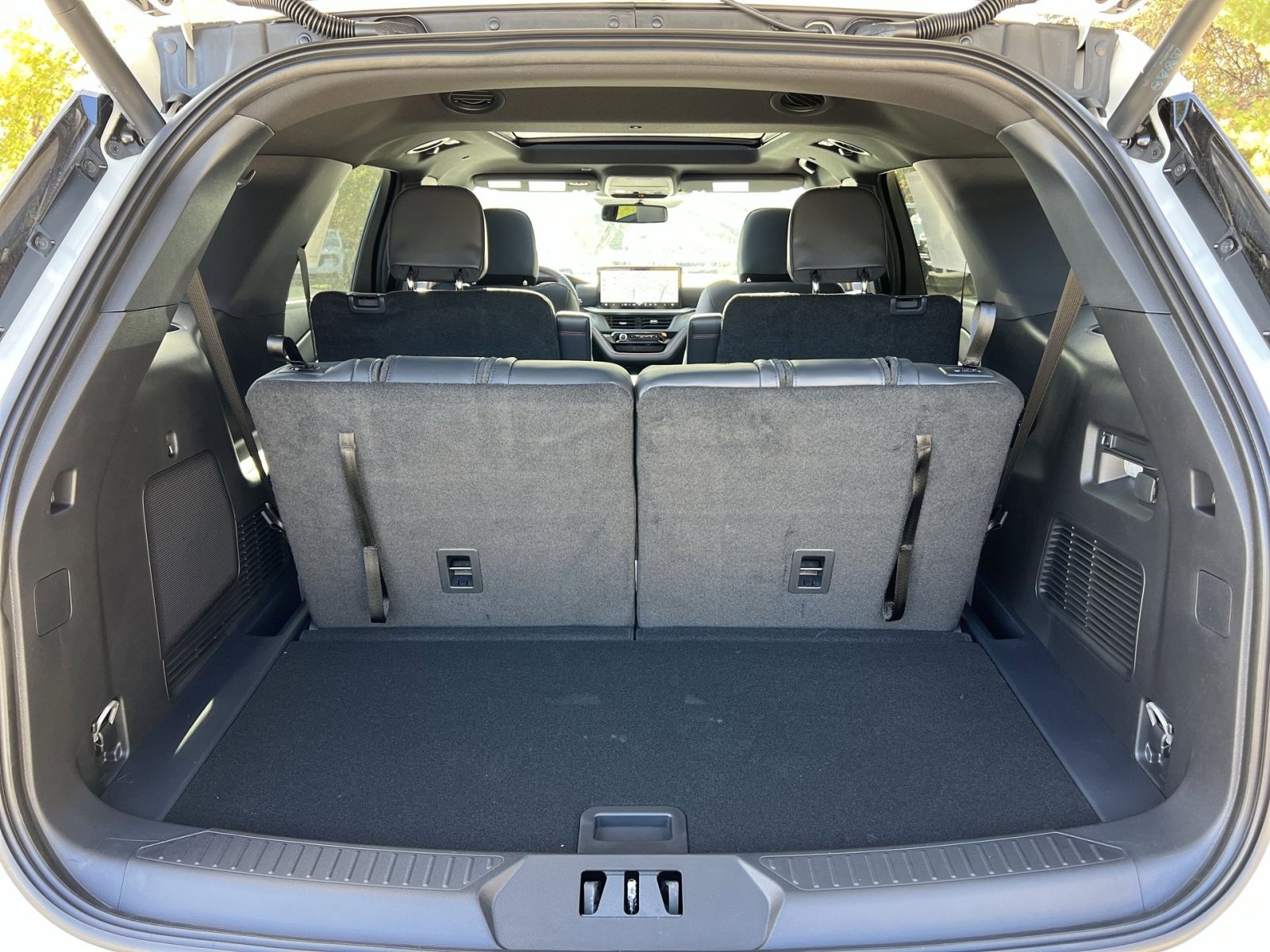 New 2026 Ford Explorer ST-Line w/ ST-Line Street Pack image 27