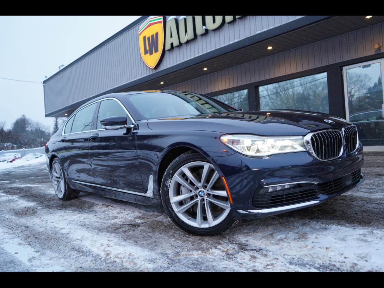 Used 2018 BMW 750i xDrive image 1