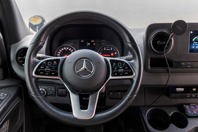 Used 2021 Mercedes-Benz Sprinter 2500 image 26