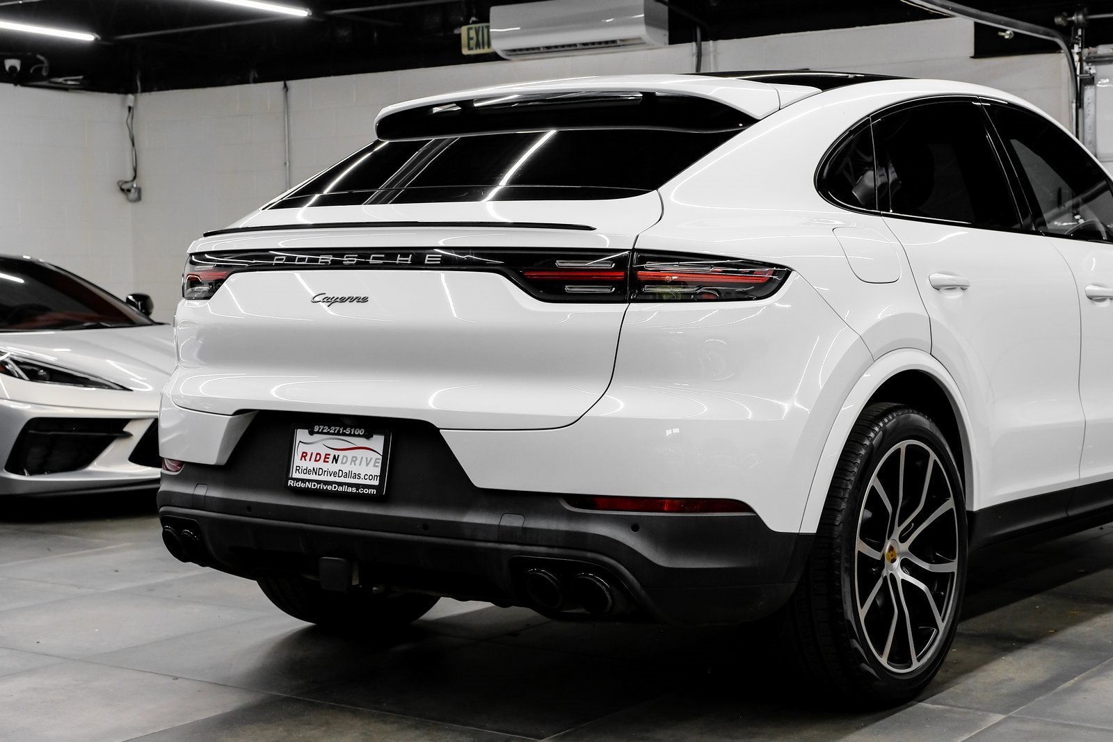 Used 2023 Porsche Cayenne Coupe image 15