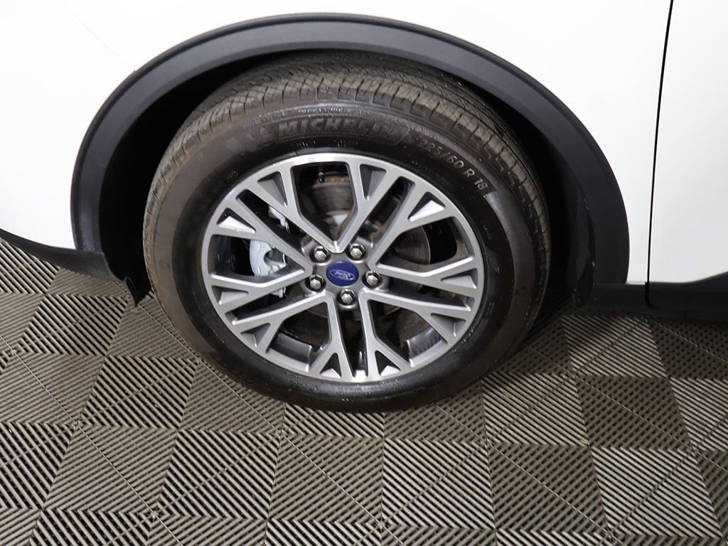 Used 2022 Ford Escape SEL w/ Technology Package image 16