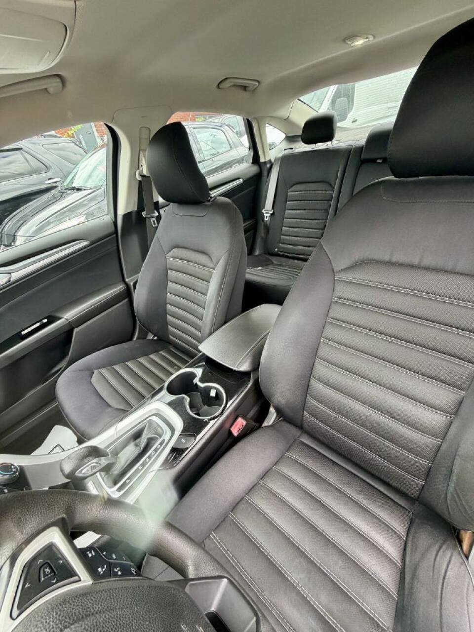 Used 2014 Ford Fusion SE FWD image 13