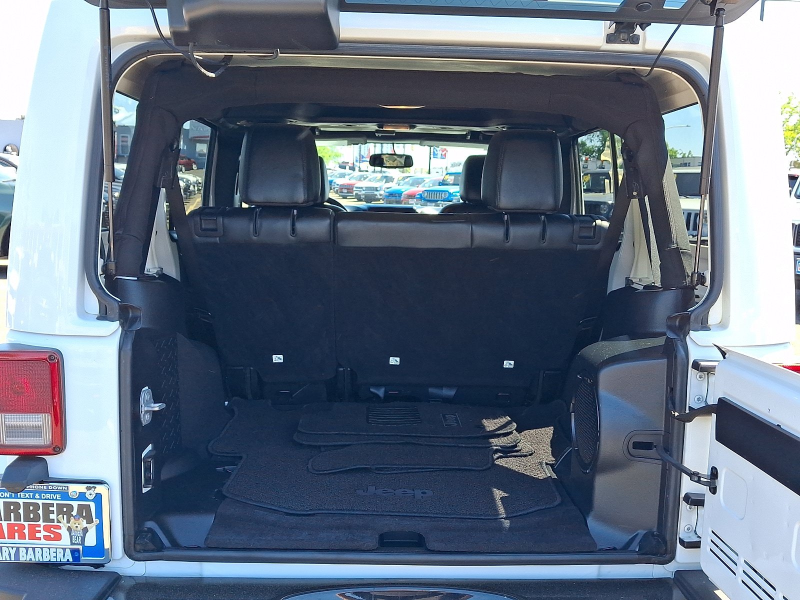 Used 2014 Jeep Wrangler Unlimited Sahara AWD/4WD image 27
