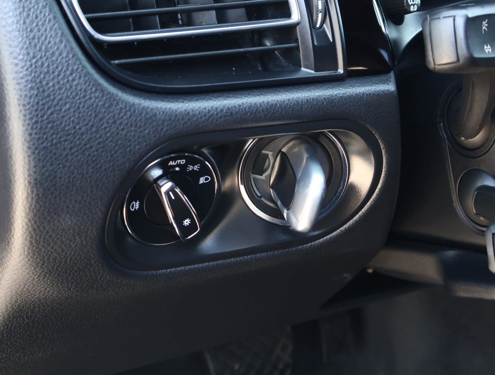 Used 2023 Porsche Macan S image 26