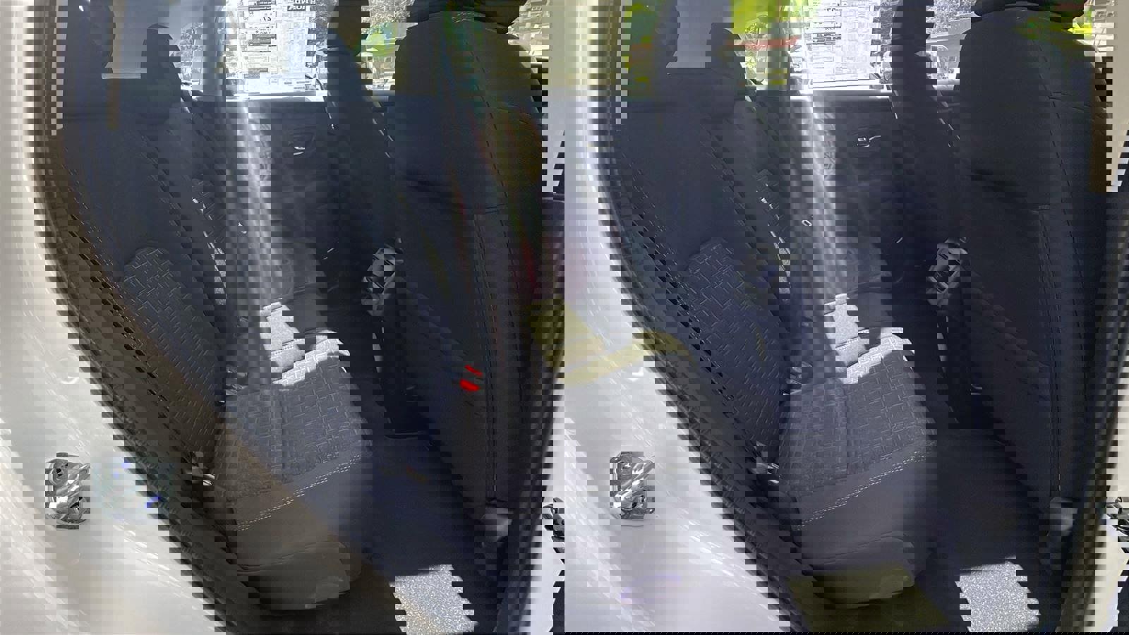 New 2025 Honda HR-V LX image 15