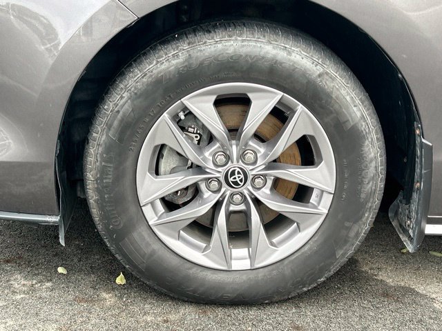 Used 2022 Toyota Sienna XLE AWD/4WD image 21