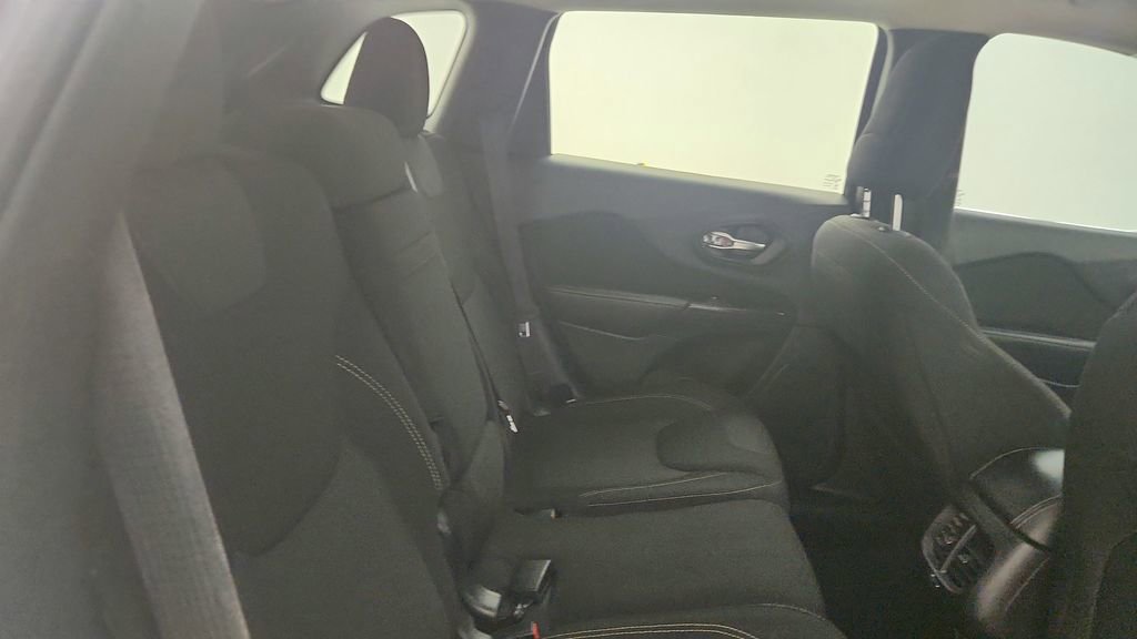Used 2017 Jeep Cherokee Latitude image 26