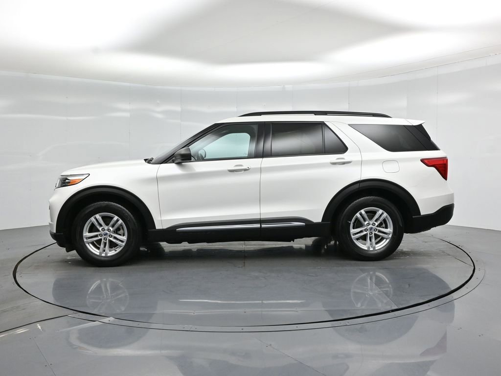 Certified 2024 Ford Explorer XLT RWD image 28