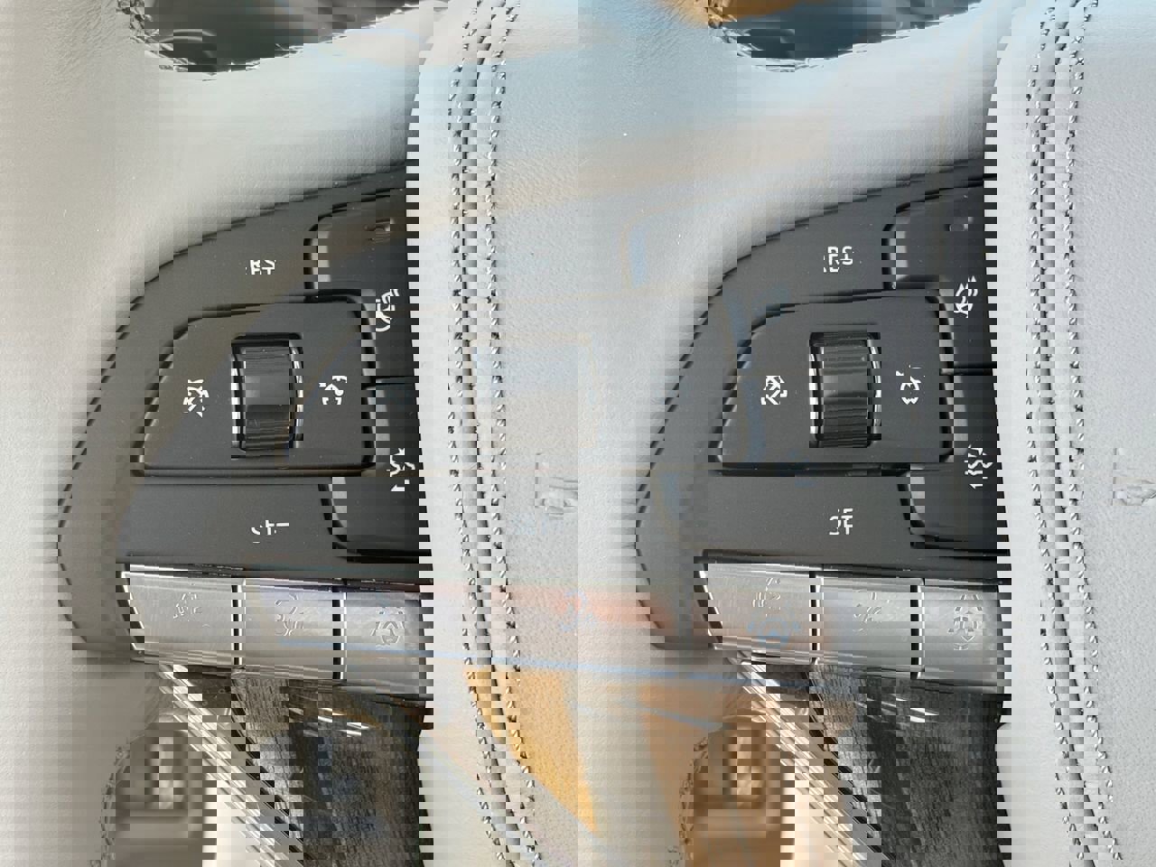 Certified 2024 Cadillac Escalade ESV Sport Platinum w/ LPO, ONYX Package image 22