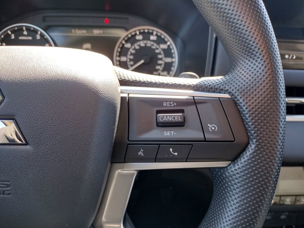 New 2026 Mitsubishi Outlander ES image 27