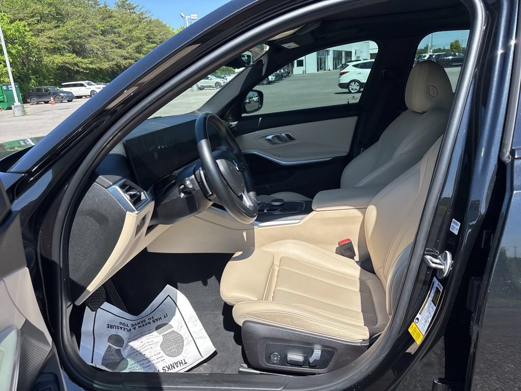 Used 2023 BMW 330i Sedan w/ Driving Assistance Package RWD image 15