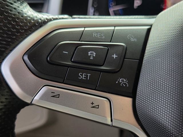 Used 2021 Volkswagen Atlas SEL R-Line image 36